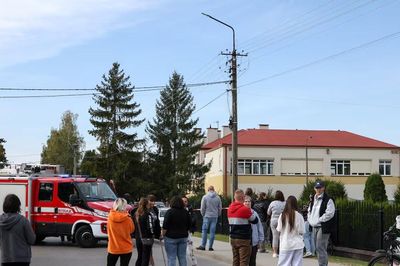 Nam sinh 15 tuổi tấn công trường học ở Ba Lan, một phụ nữ tử vong