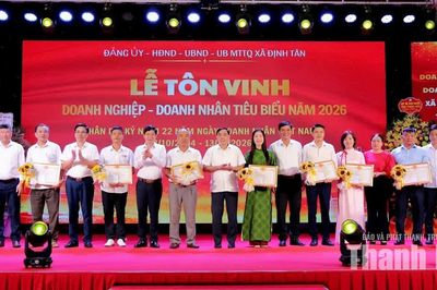 Xã Định Tân tôn vinh doanh nghiệp, doanh nhân tiêu biểu