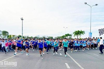 Hơn 3.000 người tại An Giang hưởng ứng phong trào tập luyện thể thao
