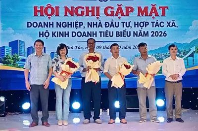Phú Túc gặp mặt doanh nghiệp, hợp tác xã và hộ kinh doanh tiêu biểu