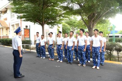 Bộ Tư lệnh Vùng Cảnh sát biển 3 kiểm tra tại Hải đoàn 32