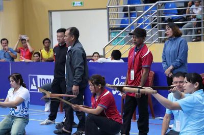 Chị Ngân Thị Khương và thành tích với cây nỏ