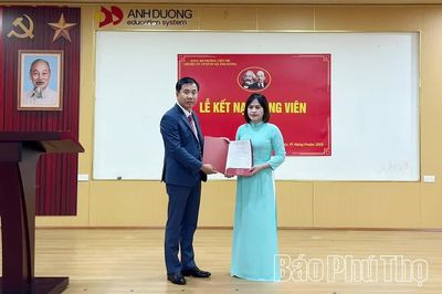 Chi bộ Công ty Cổ phần Đầu tư Phát triển Giáo dục Ánh Dương kết nạp 5 đảng viên mới