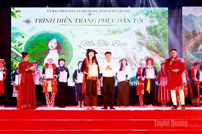 Xã Trung Hà tổ chức chương trình nghệ thuật 'Sắc màu Trung Hà'