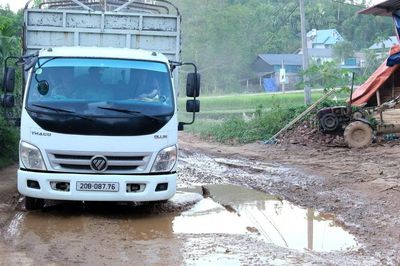 Những 'cái bẫy' trên tuyến đường liên xã Trung Hội - Hợp Thành