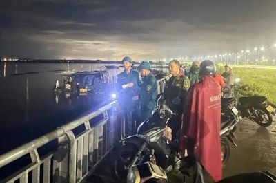 Đà Nẵng: Người đàn ông bị sét đánh mất tích khi cùng vợ bắt cá trên sông Trường Giang