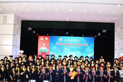 Đại học Kinh tế Quốc dân trao bằng thạc sĩ cho 912 học viên tốt nghiệp năm 2026