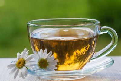 Những loại trà thảo dược phổ biến và lưu ý khi sử dụng