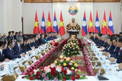 Thống đốc Phạm Đức Ấn tháp tùng Thủ tướng Lê Minh Hưng thăm Lào và Campuchia