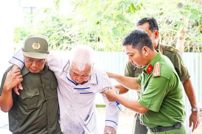 Công an Cần Thơ thu nhận mẫu ADN thân nhân liệt sĩ đợt 2