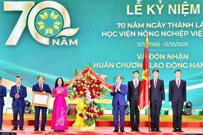Học viện Nông nghiệp Việt Nam kỷ niệm 70 năm thành lập và đón nhận Huân chương Lao động hạng Nhất