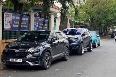 Phường Thông Tây Hội: Cần xử lý nghiêm tình trạng xe ôtô đậu nơi có biển cấm tại khu vực cổng trường