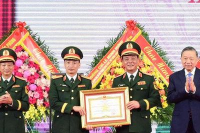 Tổng Bí thư, Chủ tịch nước Tô Lâm dự Lễ kỷ niệm 80 năm Ngày truyền thống Lực lượng vũ trang Thủ đô