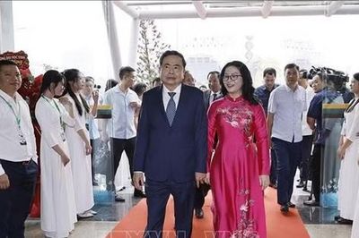 Chủ tịch Quốc hội Trần Thanh Mẫn: Gắn đào tạo, nghiên cứu khoa học với thực tiễn sản xuất nông nghiệp