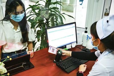 Hướng dẫn sử dụng sổ BHXH, thẻ BHYT điện tử từ tháng 10/2026