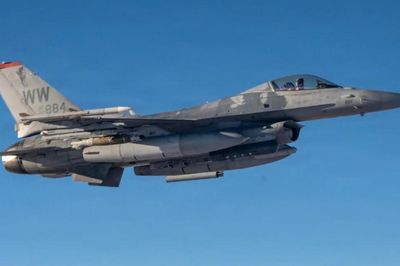 Mỹ tìm 'não' mới để kéo dài tuổi thọ cho phi đội F-16 cũ