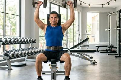 3 thói quen tập luyện nên duy trì từ tuổi trung niên để khỏe mạnh khi về già