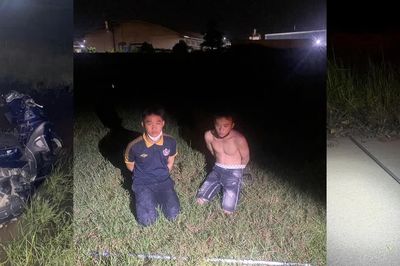 Công an xã Sóc Sơn phát hiện 2 thanh thiếu niên mang theo hung khí trong đêm
