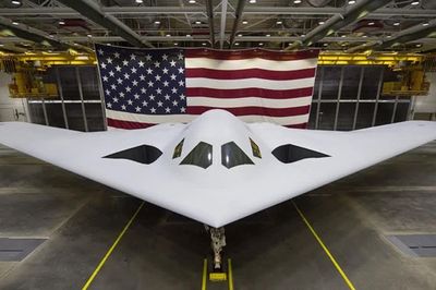 Oanh tạc cơ tàng hình B-21 Raider được giữ bí mật như thế nào trước ngày ra mắt?
