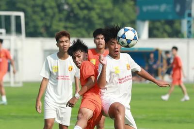 Hình ảnh loạt trận sáng 11-10