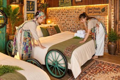 Khách sạn trang trí bằng 13.000 chai nhựa, 4.000 lốp xe cũ ở Phú Thọ