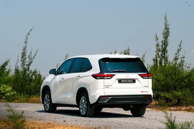 Land Cruiser Hybrid vừa ra mắt đã gây sốt, Toyota vẫn dẫn đầu