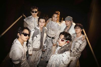 BTS bị làm phiền tại khách sạn ở Peru, người hâm mộ lo ngại về an toàn