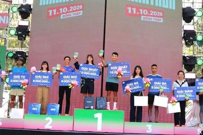 Đồng Tháp trao giải 'VPBank đất Sen Hồng Music Marathon 2026' cho các VĐV