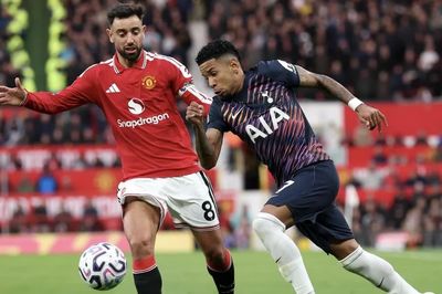 MU đánh rơi chiến thắng trước Tottenham, Barcelona tiếp tục toàn thắng