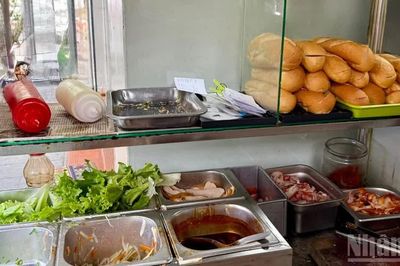 Bộ Y tế chỉ đạo khẩn vụ nhiều người nghi ngộ độc bánh mì ở Quảng Ngãi