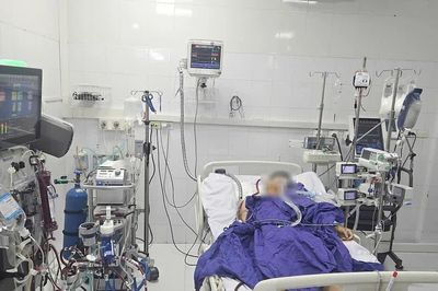 Bị cảm cúm nhẹ, nam bệnh nhân mắc suy hô hấp nặng