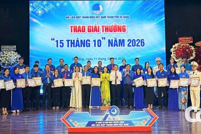Đà Nẵng trao Giải thưởng '15 tháng 10' và 'Thanh niên sống đẹp'