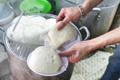 Hấp bánh bao bao nhiêu phút? Cách hấp bánh bao ngon tại nhà