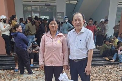 Ngôi trường vùng biên Gia Lai phát gạo, tiền hỗ trợ cho 751 học sinh