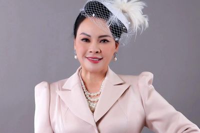 Ca sĩ Đông Đào là ai?