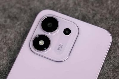 Smartphone RAM 8GB, pin 8.100mAh, giá 10,49 triệu đồng tại Việt Nam