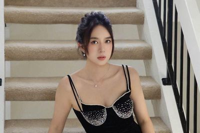 Vợ kém Lý Hải 17 tuổi gây trầm trồ với vóc dáng sau 4 lần sinh con