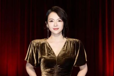 Chương Tử Di diện váy xẻ sâu, khí chất minh tinh trên thảm đỏ