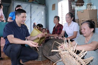 Phó Bí thư Thường trực Tỉnh ủy Nguyễn Hồng Phong thăm, động viên doanh nghiệp nhân Ngày Doanh nhân Việt Nam và Ngày Phụ nữ Việt Nam