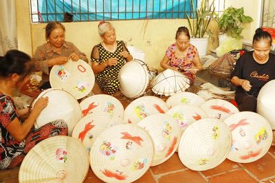 Nét duyên làng nón