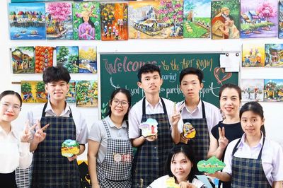 Vẽ cuộc đời bằng tri thức và nghị lực
