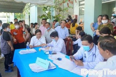 Xã Long Bình: Đẩy mạnh tích hợp tiện ích số và chăm sóc sức khỏe Nhân dân