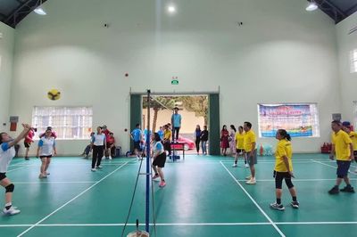 Phường Diên Hồng tổ chức giao lưu bóng chuyền hơi nam, nữ phối hợp