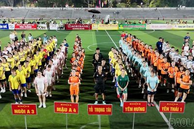 Mậu A khai mạc Giải bóng đá nữ lần thứ I với 17 đội tham gia