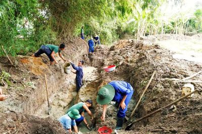 Tìm thấy 2 hài cốt liệt sĩ cùng di vật kháng chiến từ lời dặn của người mẹ