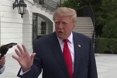 Tổng thống Trump nêu quan điểm bất ngờ về lãnh đạo Ukraine