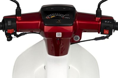 Trải nghiệm xe số Dream 50cc giá 14,8 triệu đồng kiểu dáng huyền thoại, tiêu thụ 1,7 lít xăng/100km