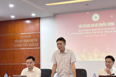 Hai kỳ thủ khuyết tật Việt Nam và Trung Quốc tranh tài cờ tưởng tượng