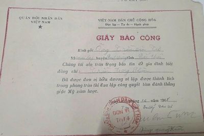 Giấy báo công ghi nhận thành tích của đồng chí Trần Trọng Kiên