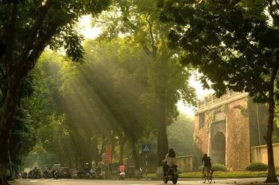 Dự báo thời tiết ngày 12/10: Bắc Bộ ngày nắng, Nam Bộ mưa dông về chiều tối